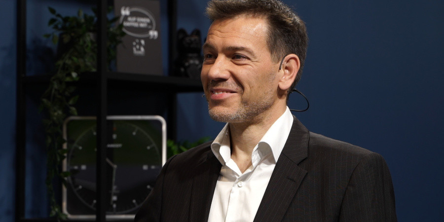 Lehr- und Lernanforderungen mit technologischen Lösungen in Einklang bringen – Worauf man bei der Beschaffung von Endgeräten achten sollte.